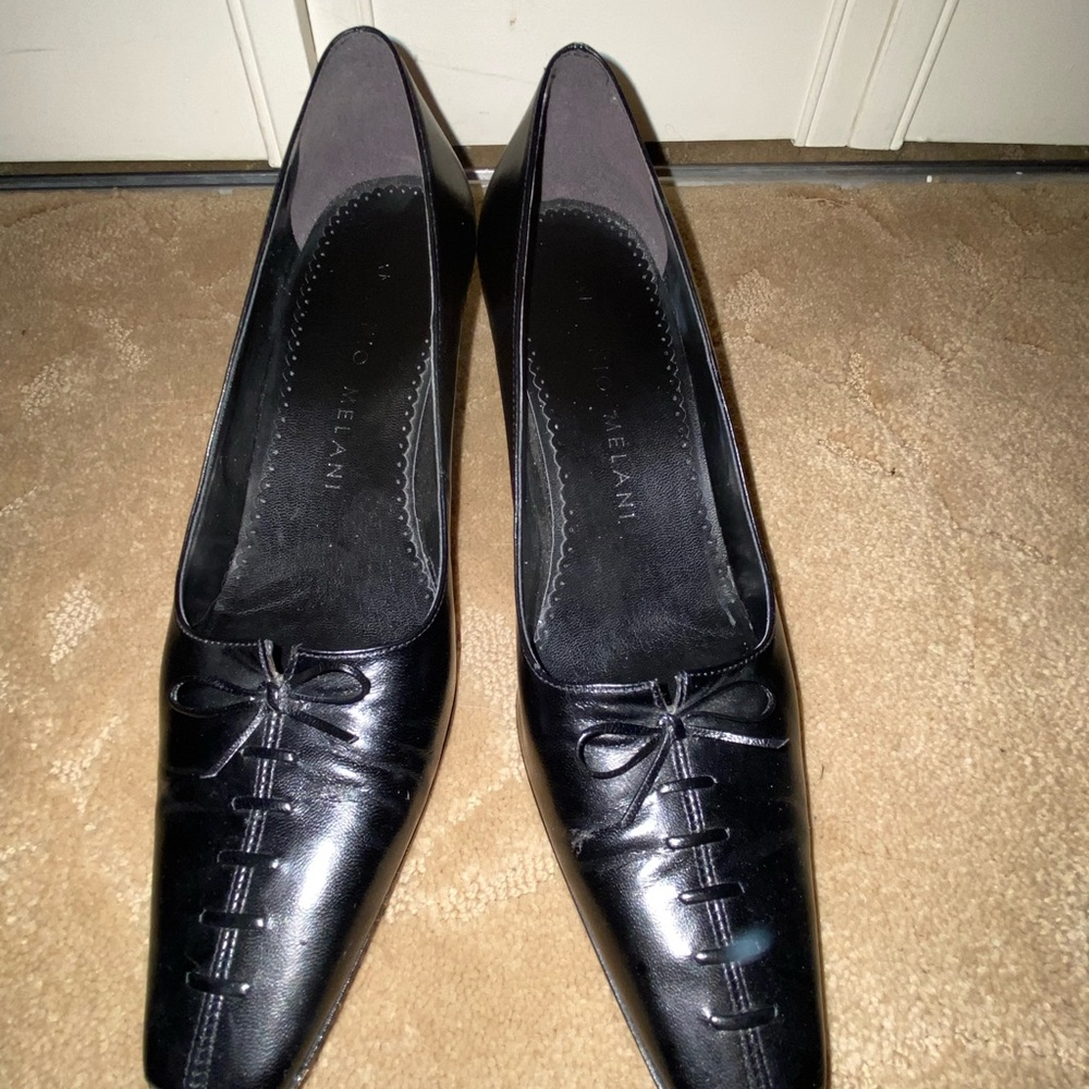 Antonio Melani Black Heel. Good condition, women’s sizes 7.